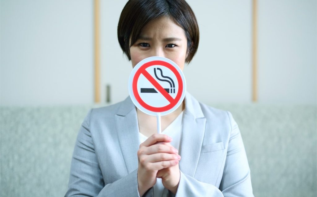禁煙は歯周病のリスクを減らせるのかのイメージ