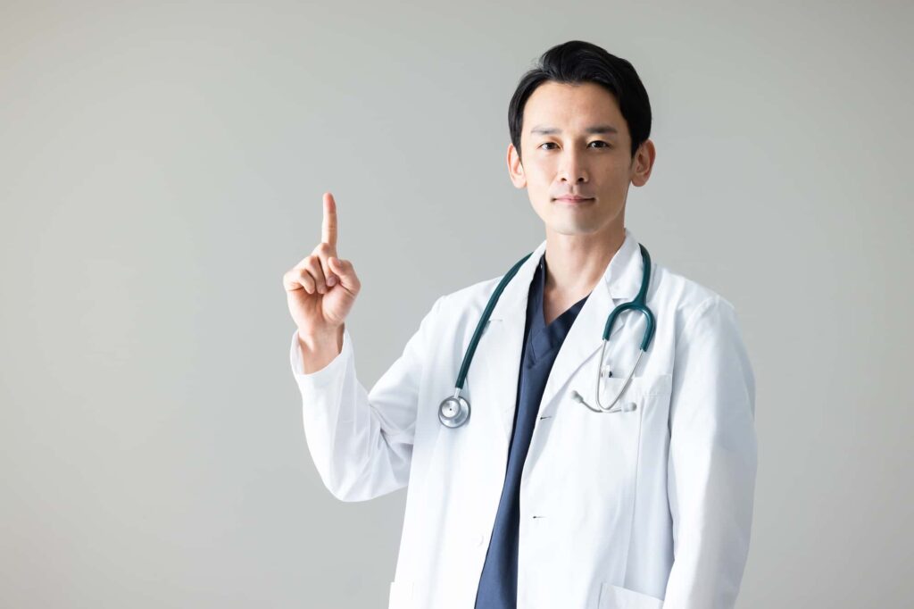 歯を失う方が多い年齢について解説する歯科医