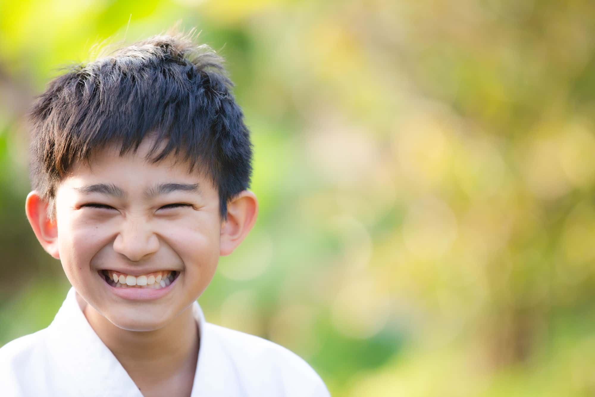 小児矯正をして綺麗な歯並びになった男の子